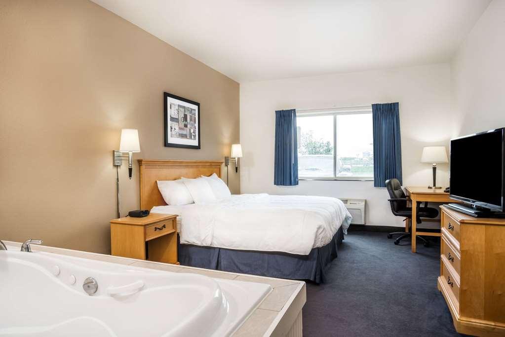 Baymont By Wyndham Indianapolis Northeast Hotel Ruang foto