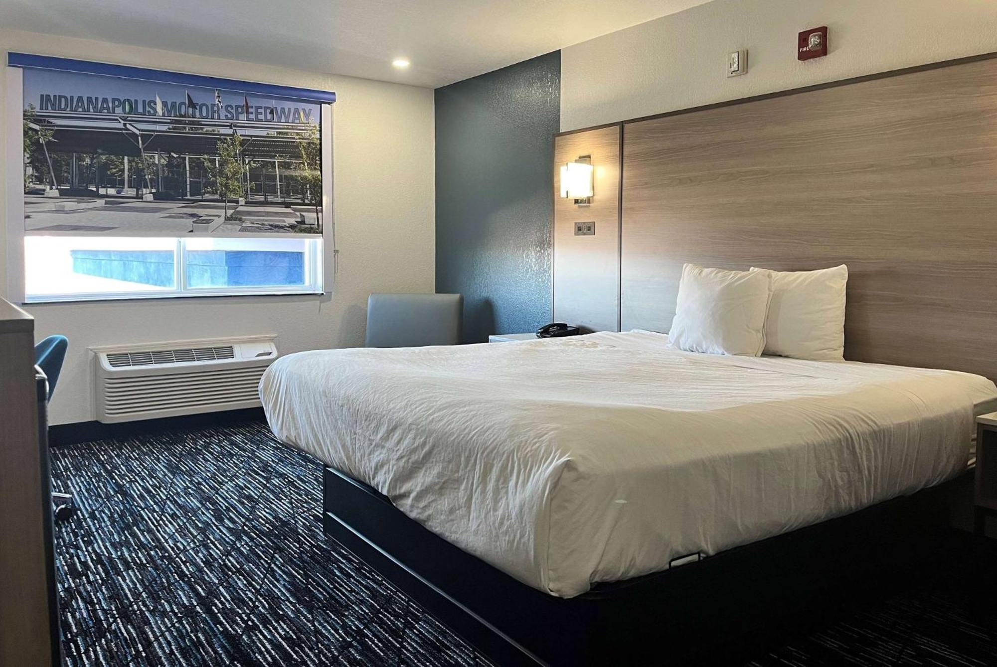 Baymont By Wyndham Indianapolis Northeast Hotel Bagian luar foto