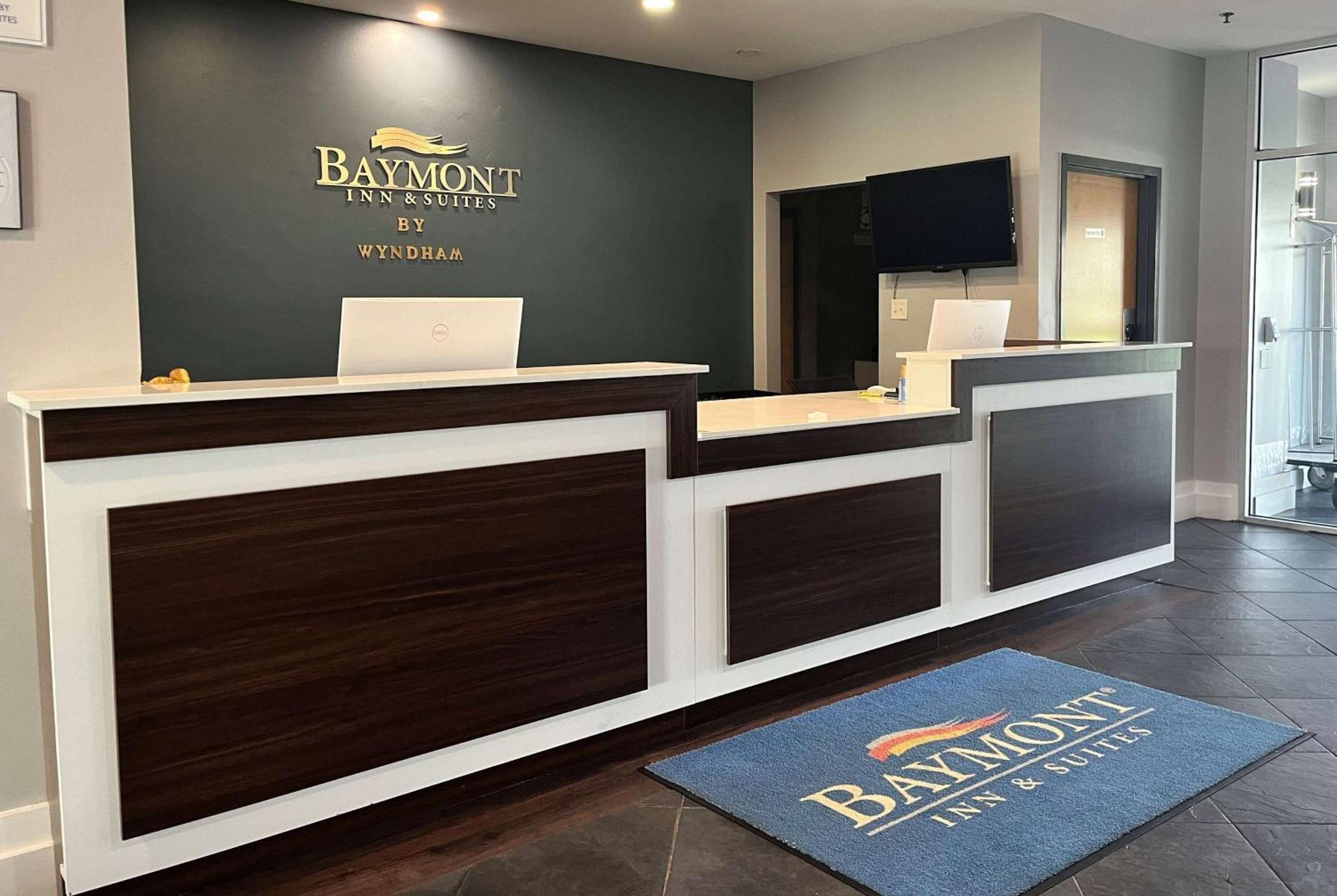 Baymont By Wyndham Indianapolis Northeast Hotel Bagian luar foto