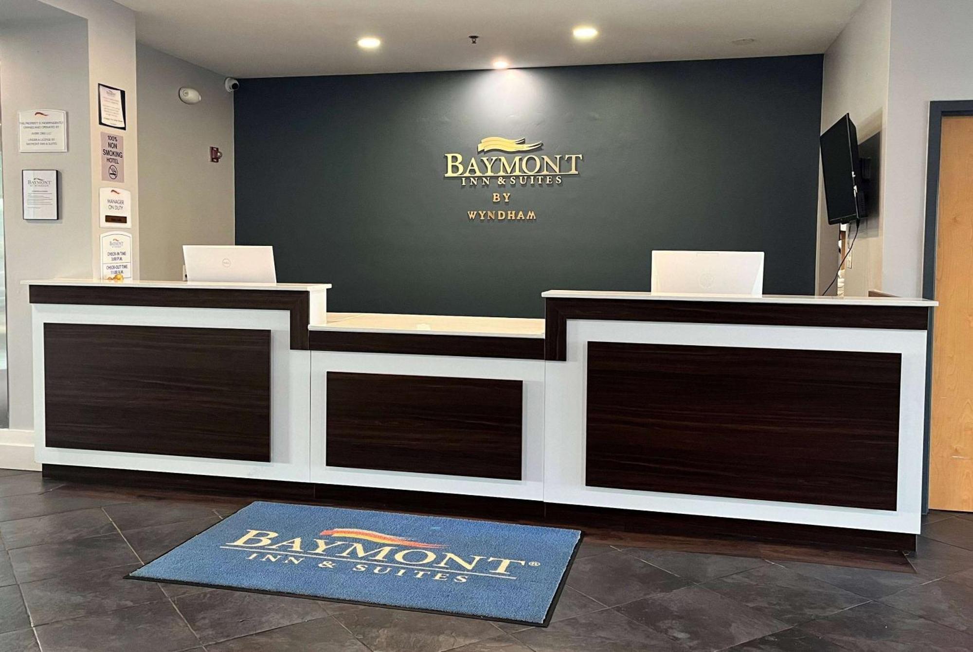 Baymont By Wyndham Indianapolis Northeast Hotel Bagian luar foto